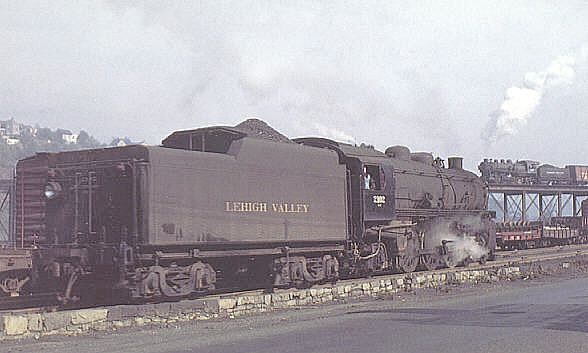 pic 31: lehigh valley rr #2102