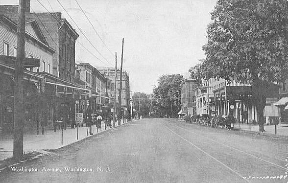 #22: e wash ave, looking west